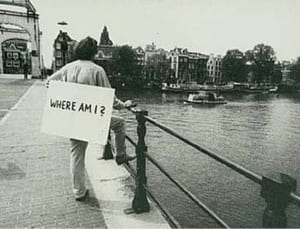 “Hopes in the Nothing” Endre Tót - 1980
#fluxus #performanceart #endretot #art #artist