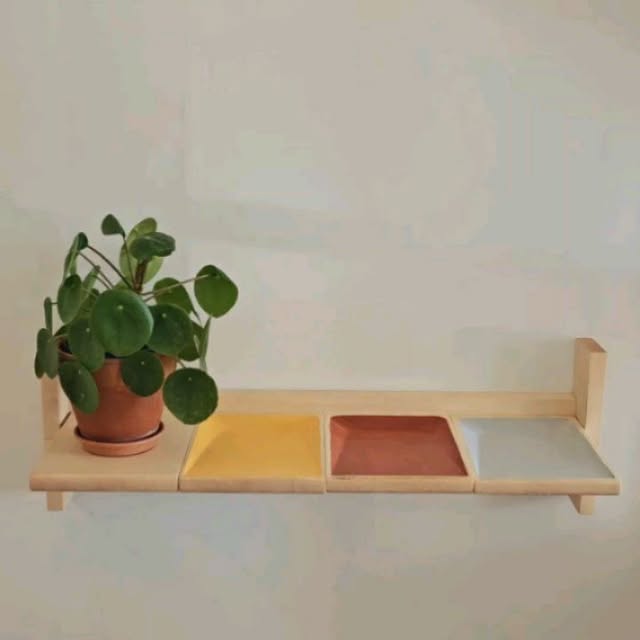 My adjustable shelving system📏🪵🦾
I'm finally able to test the prototype at home. Designed to fit anyone's entryway ar