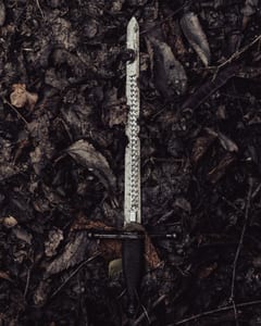 Esto de querer hacer unas fotos de las cadenas de corazones y acabar montado un shooting medieval es una cosa

Productio