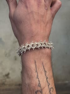 Cadena ROMERÍA para Mitch para la gala de los Goya 2026