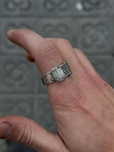 Industrial 7
Hecho a mano en plata de ley
