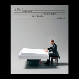 Cover for "LA TECLA GRANDE, La evolución del interruptor" (THE BIG KEY: The Evolution of the Light Switch) by Juli Capel