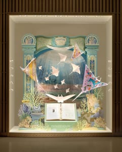 Venture beyond
“Traveling on pages” window display @hermes #hermeswindows