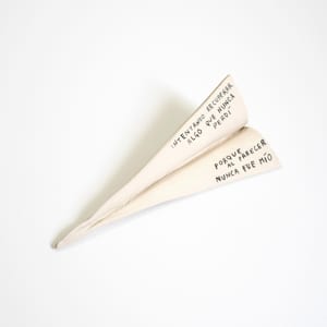 Fig. 1-2: “Esto no volará muy lejos.” 
(Avión de cerámica)